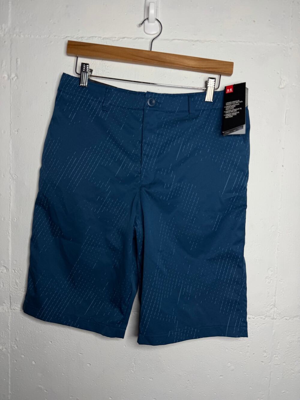 NEW Under Armour Boys Size 20 Golf Shorts Navy Blue Athletic Performance